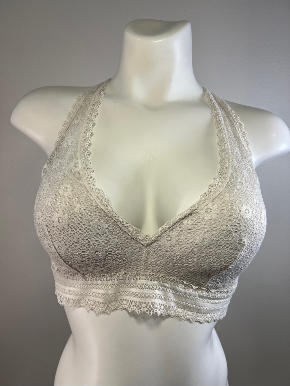 Victoria's Secret Cream Lace Halter Bralette MEDIUM